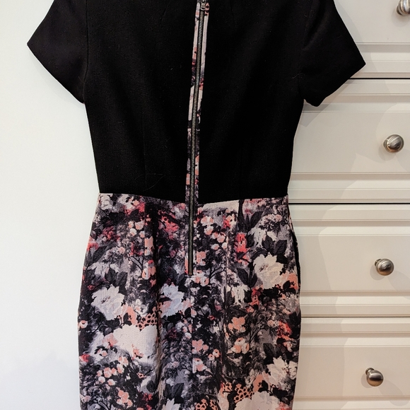 Club Monaco Short Sleeve Floral Dress - Picture 4 of 4